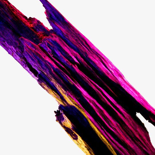 Image abstraite presentant des motifs de couleurs vives comme le violet, le rose et le jaune, evoquant des formes de bois texture.