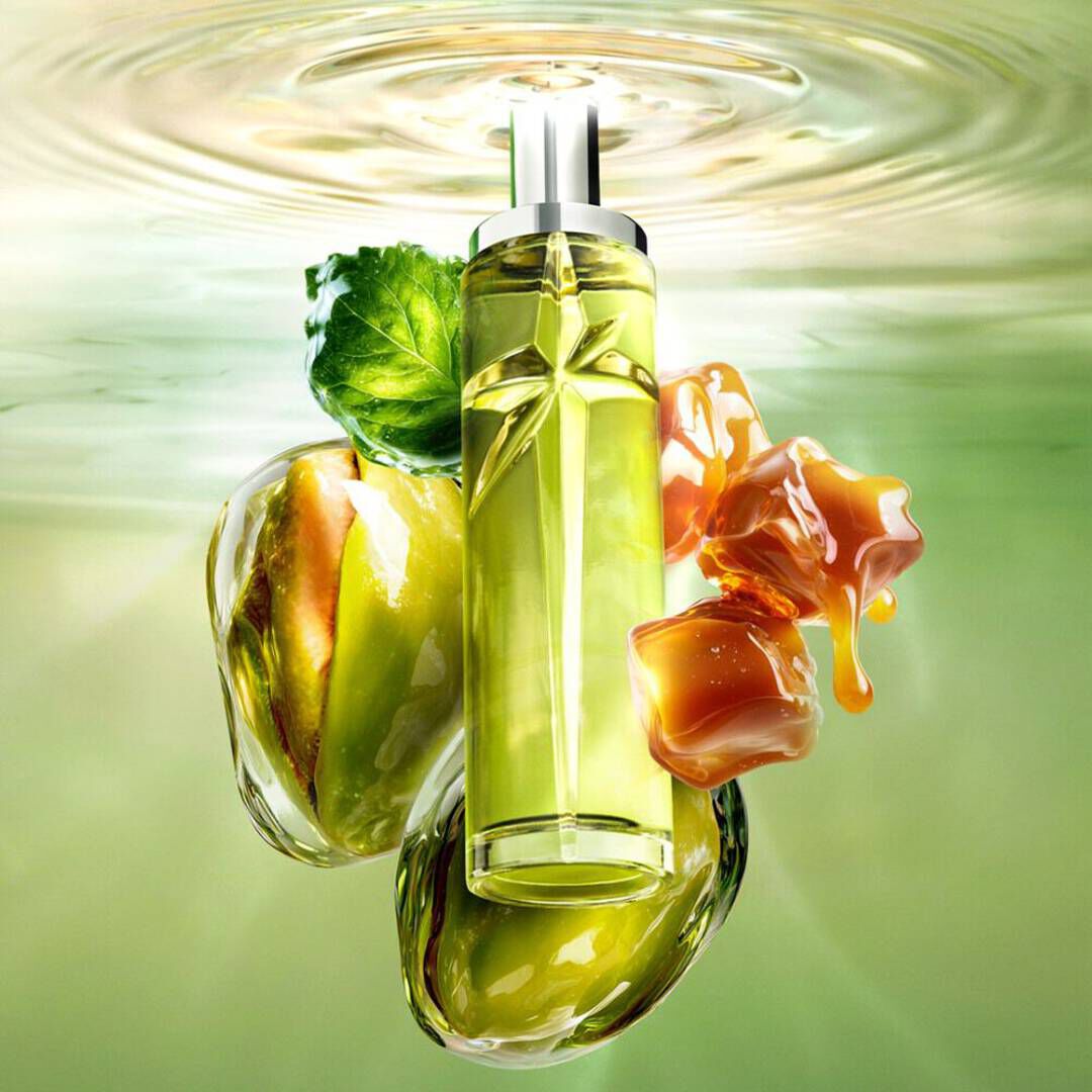 pot de praline a la pistache Starlicious dans un bain d'eau verte