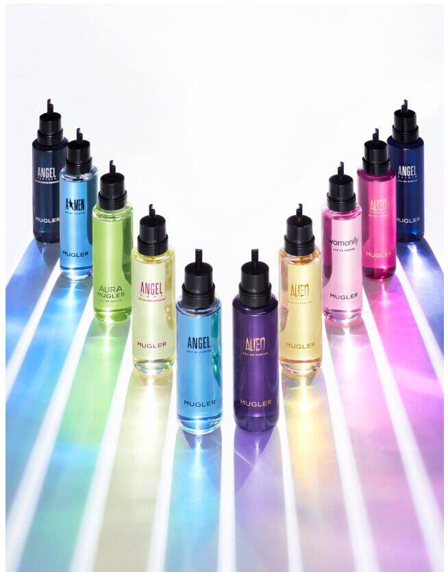 bouteilles de recharge Mugler en forme de V, chacune avec sa nuance de couleur