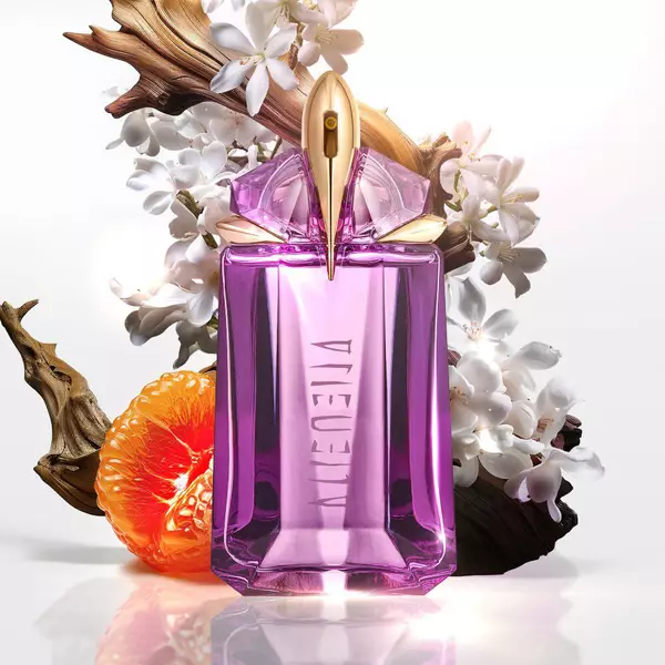 parfum alien mugler avec des du jasmin, bois et mandarine
