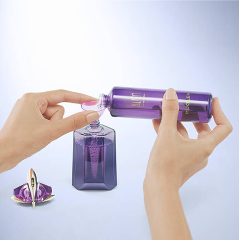 10 astuces pour acheter un parfum pas cher ? 3 Les Flacons Recharge chez vous : comment ça marche?